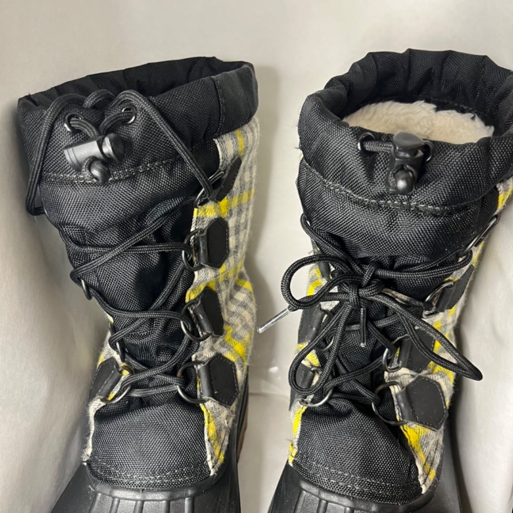 J Crew Womens Snow Boots Black Yellow Gray Plaid Shearling Lining Classic Size 9 - Picture 2 of 11